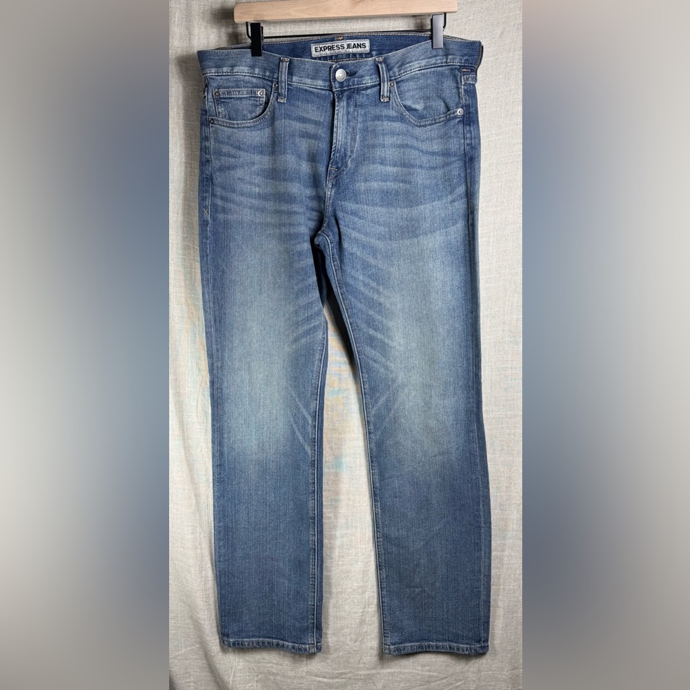 Express “Kingston” Classic Fit Straight Leg Jeans Size 32x32